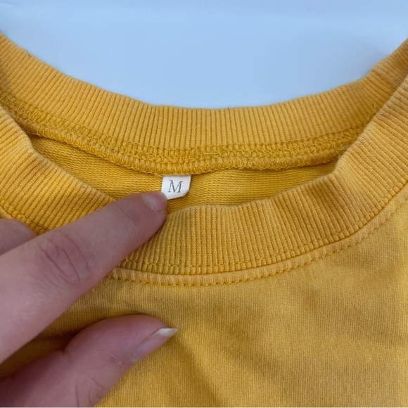 🌼🐝 Women’s Yellow “Bee Kind” Sweater – Size Medium 🐝🌼 - Picture 10 of 13